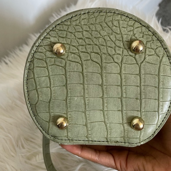 Green Croc type print crossbody bag - Picture 6 of 6